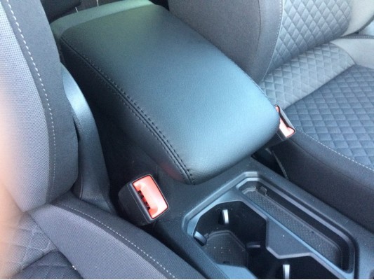 Перетяжка центрального подлокотника Перетяжка центрального подлокотника